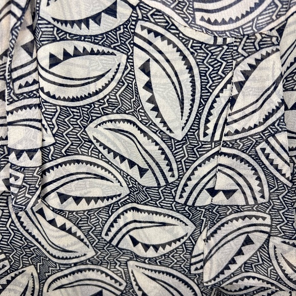 Diane Von Furstenberg 100% Silk Tank Blouse Size 8 Black Tan - Picture 3 of 5